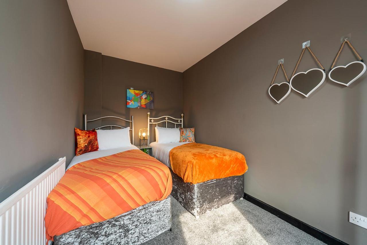 Art-Filled Bohemian 1 Bedroom Apt 2 Beds Colourful Praise Inn Apartment Kingston upon Hull Esterno foto